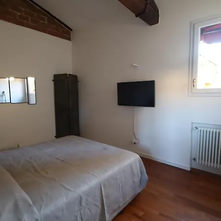 Charme Appartamento Immerso Tra Le Mura Bolognesi Extérieur photo